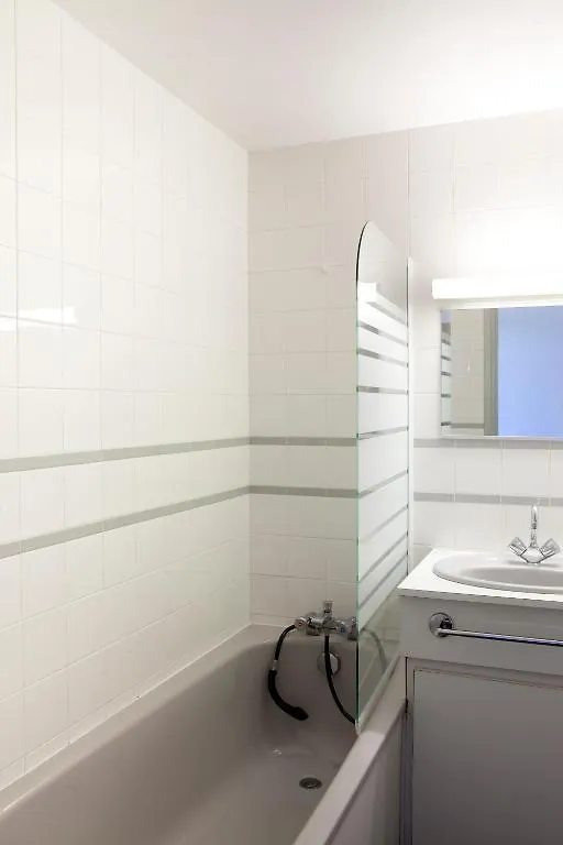 Hotel Et Residence Des Bains Vic-sur-Cère 3*,  Γαλλία