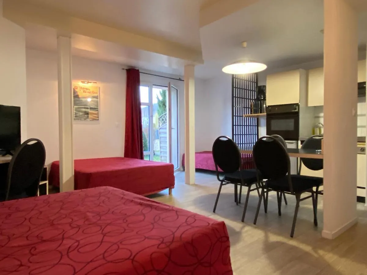 Hôtel et Résidence des Bains Vic-sur-Cère Hotel