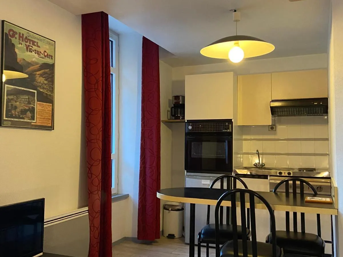 Hotel Hôtel et Résidence des Bains Vic-sur-Cère