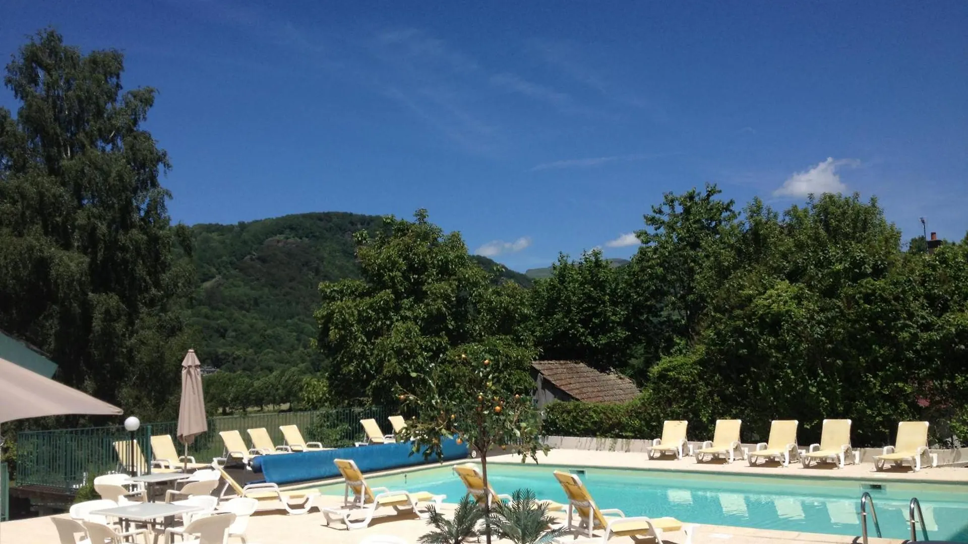 Hôtel et Résidence des Bains Vic-sur-Cère Hotel