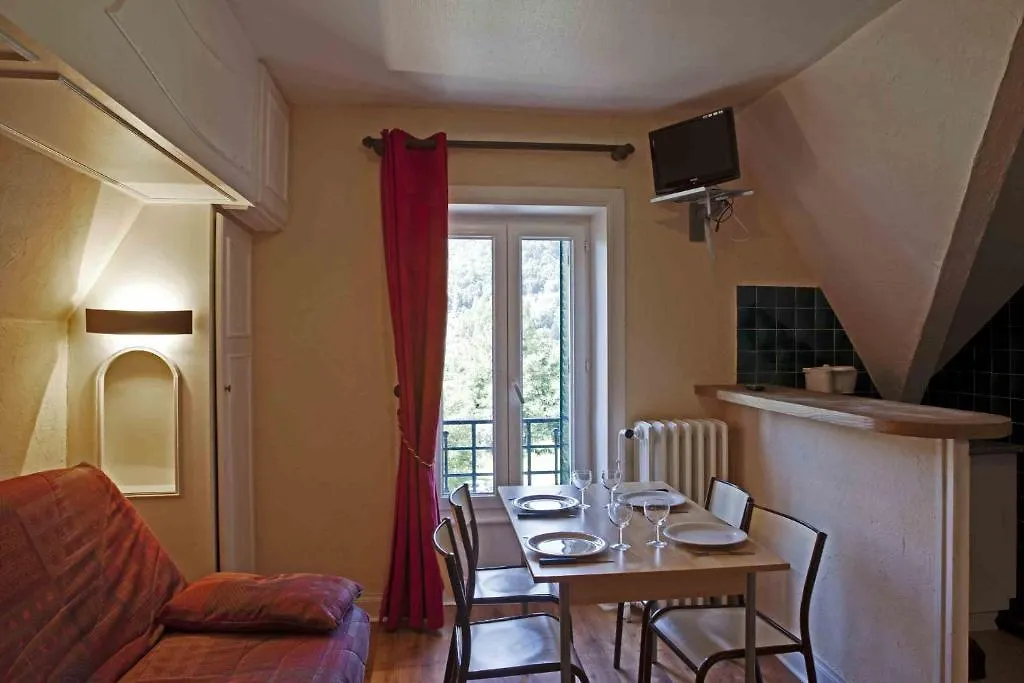 Hôtel et Résidence des Bains Vic-sur-Cère