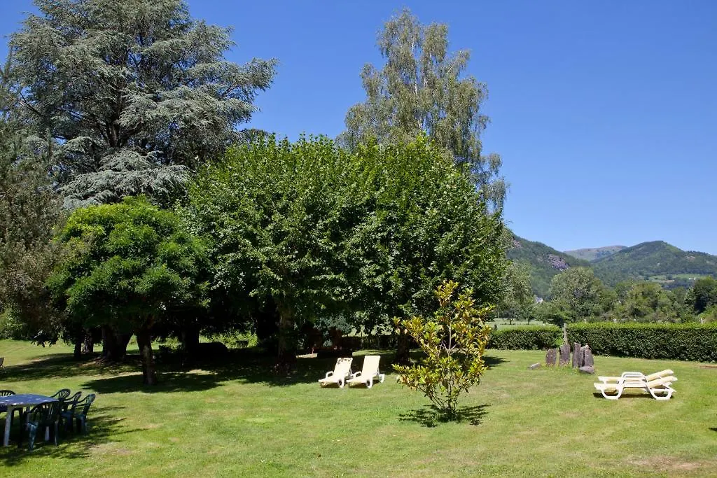 Hôtel et Résidence des Bains Vic-sur-Cère