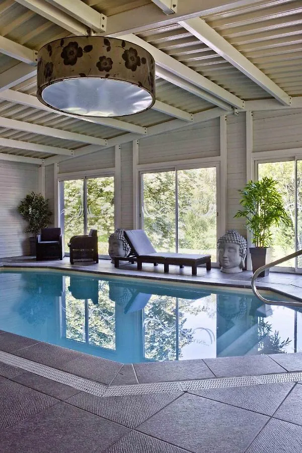 Hôtel et Résidence des Bains Vic-sur-Cère Hotel